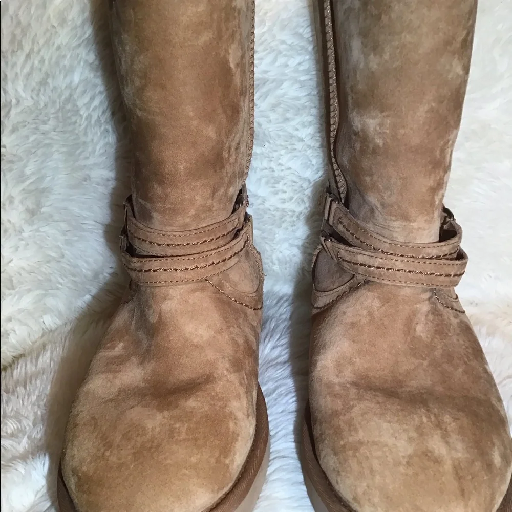 Ugg Australia womens brown leather boots size 9